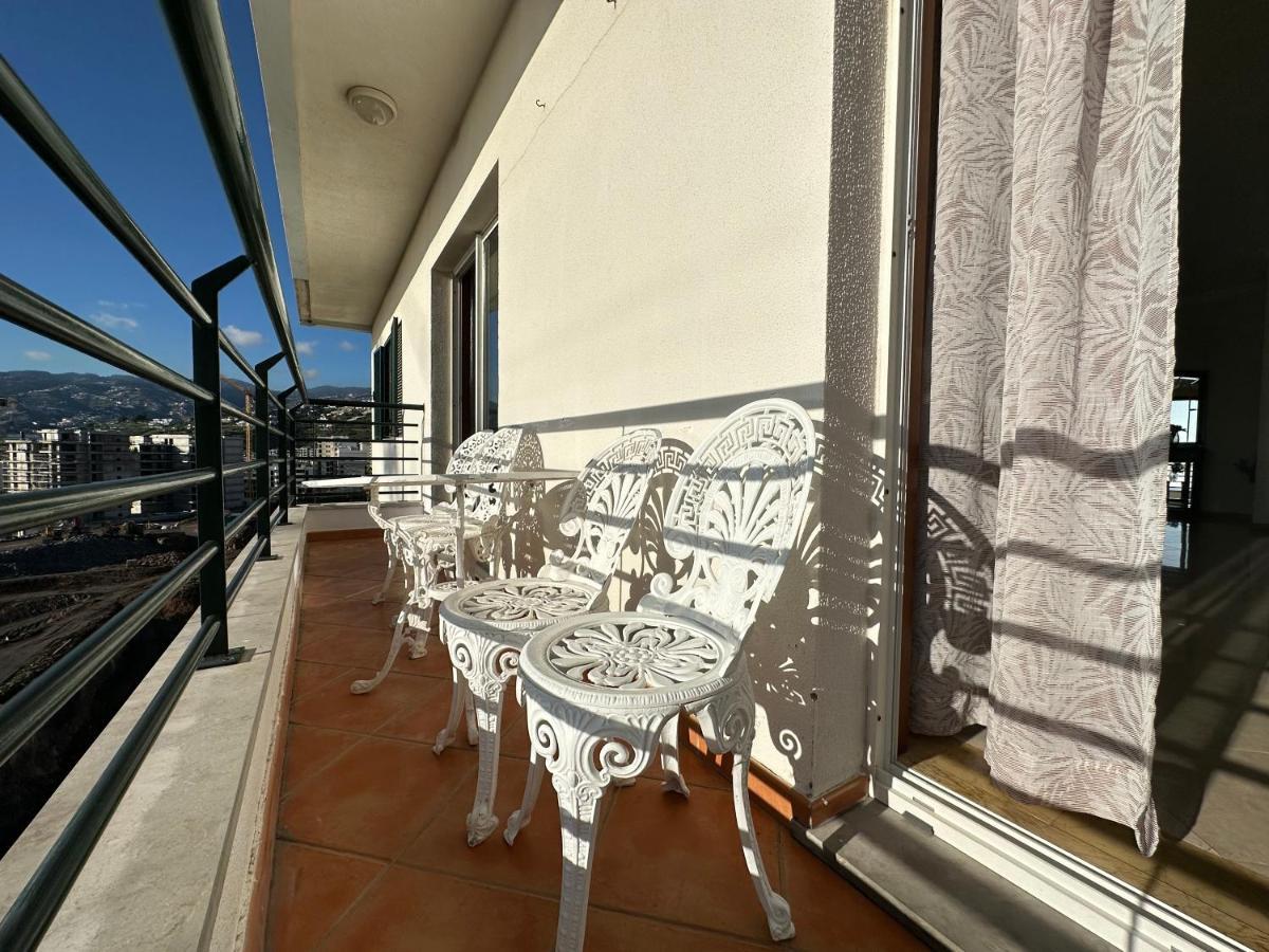 Plaza Near Forum Madeira - Rooms For Rent Funchal  Extérieur photo